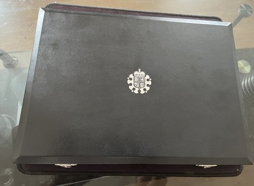 The royal mint - black, wooden