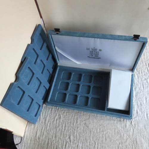 Royal mint large - large, 24