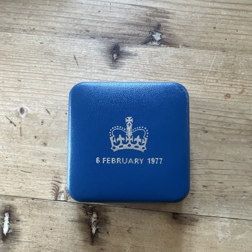 Royal mint plastic - royal,