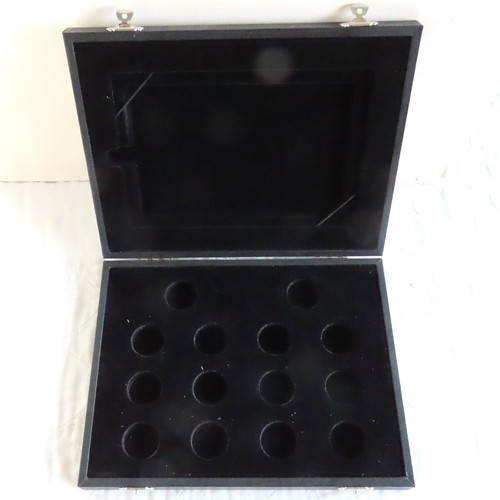 Royal mint black - royal,